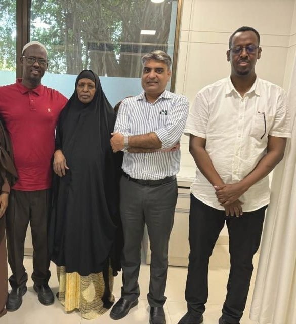 Family from Somalia with Dr Manoj Gupta after successful major liver tumour surgery
